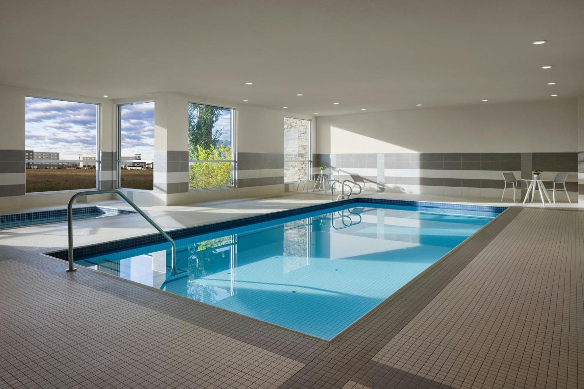 מלון The Westin Calgary Airport מראה חיצוני תמונה